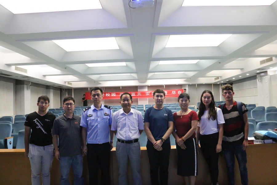 附图3学院组织安全教育.JPG 附图3学院组织安全教育.JPG